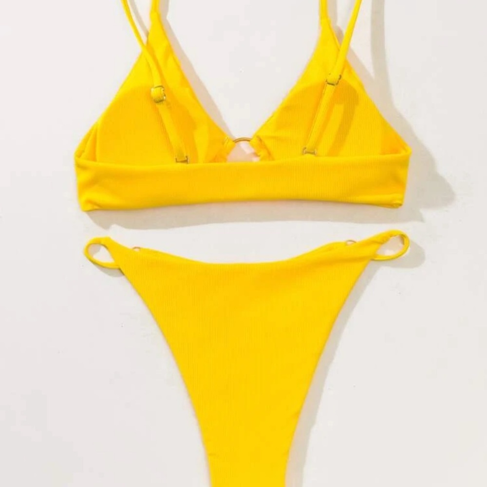 Bikini - Picture 2 of 6